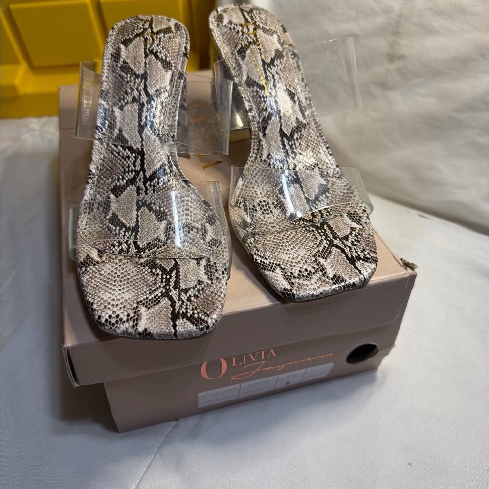 Chic Snakeskin Pattern Heels - image 6